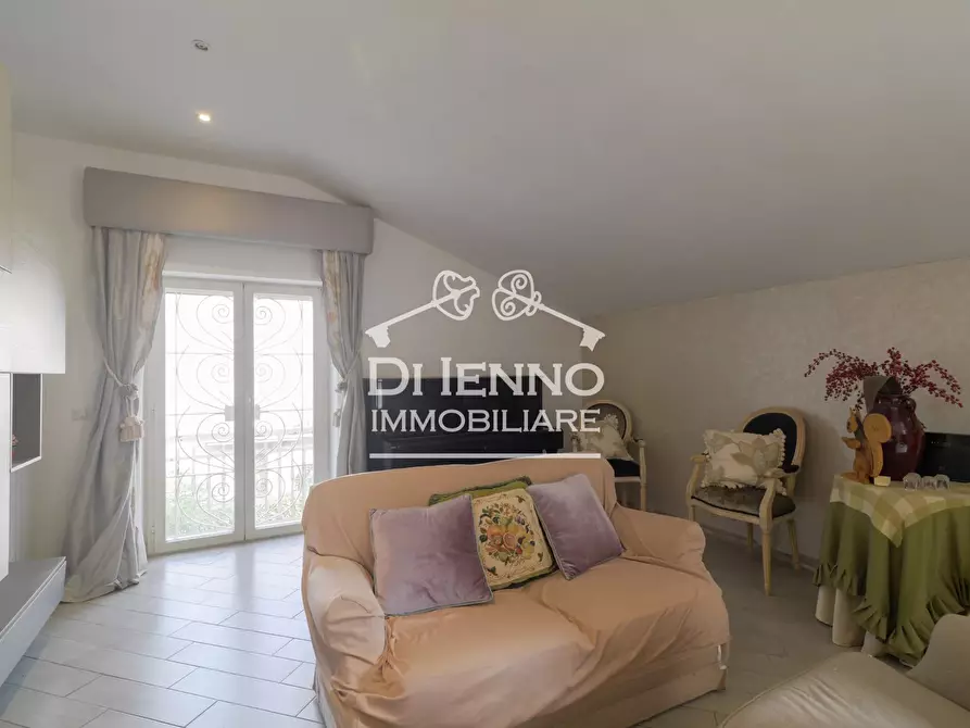 Immagine 11 di Casa trifamiliare in vendita  in Via Riserva del Bagno, 10 a Roma