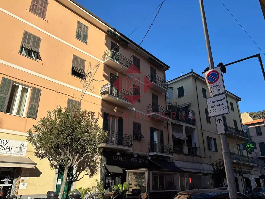 Immagine 18 di Casa trifamiliare in vendita  in Via Ernesto Chiappori, 8 a Ventimiglia