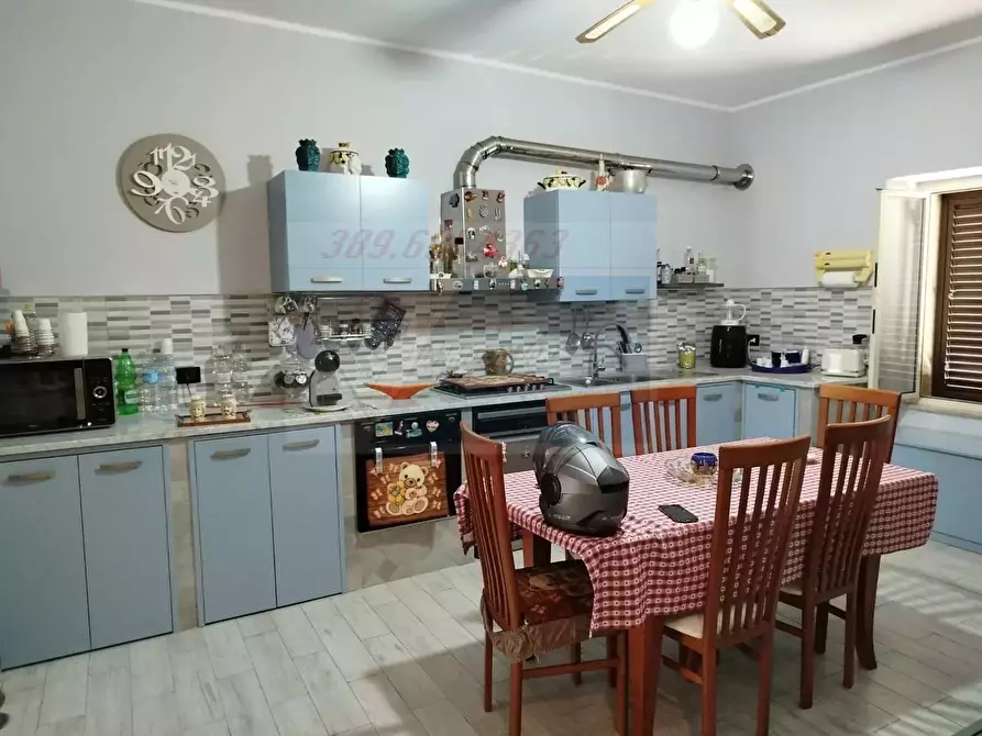 Immagine 9 di Casa trifamiliare in vendita  in Via Magnisi a Buccheri