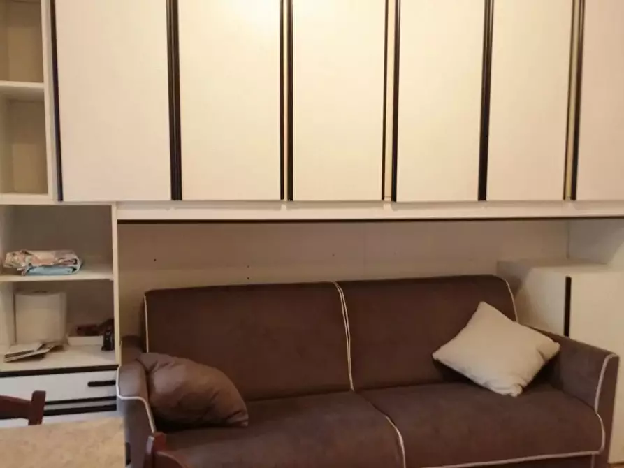 Immagine 8 di Casa trifamiliare in affitto  a Milano