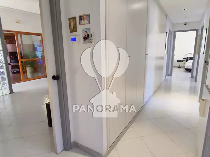 Immagine 36 di Casa trifamiliare in vendita  in Via Florio a Alcamo