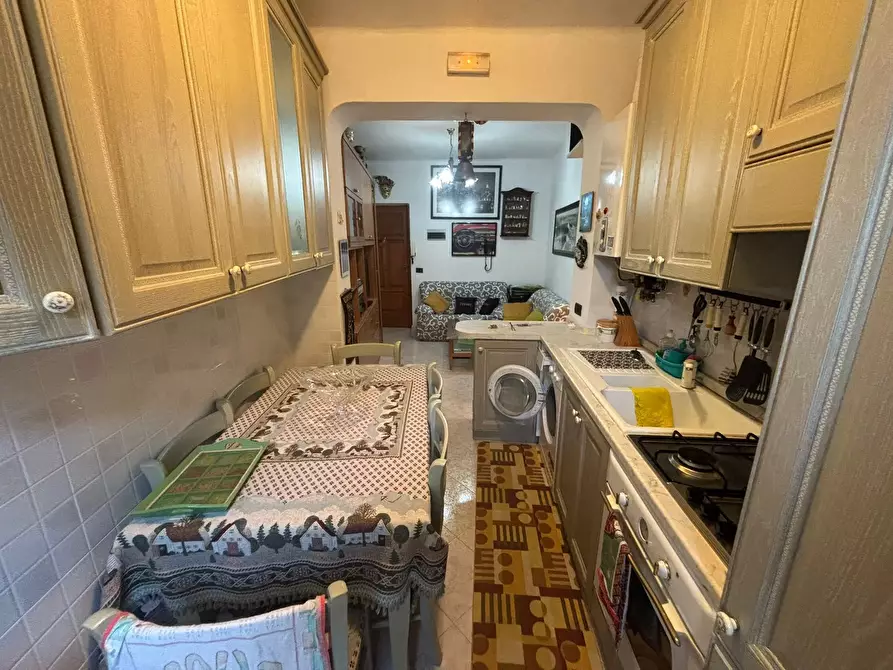 Immagine 3 di Casa trifamiliare in vendita  in Piazza Rocchetta,15 a Ventimiglia