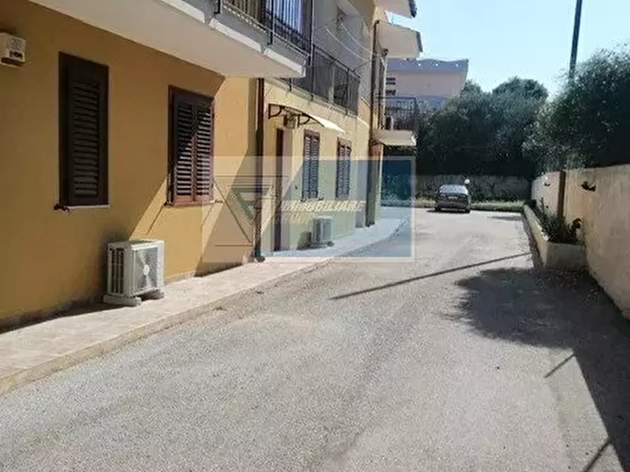 Immagine 10 di Casa trifamiliare in vendita  a Buccheri