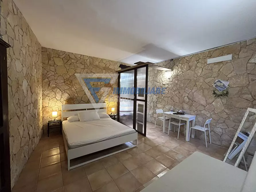 Immagine 4 di Casa trifamiliare in vendita  in via mirabella a Siracusa