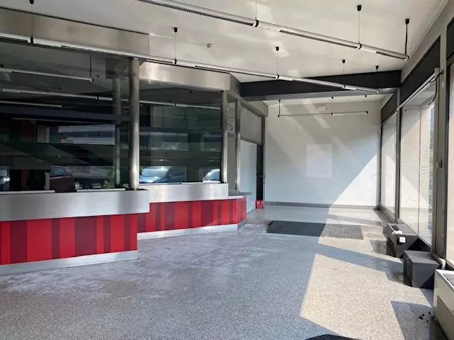 Immagine 34 di Attico in vendita  a Bernate Ticino