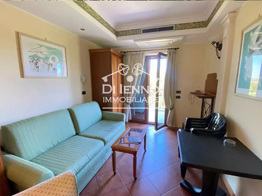 Immagine 9 di Casa trifamiliare in vendita  in Via di Marco Simone, 80 a Guidonia Montecelio