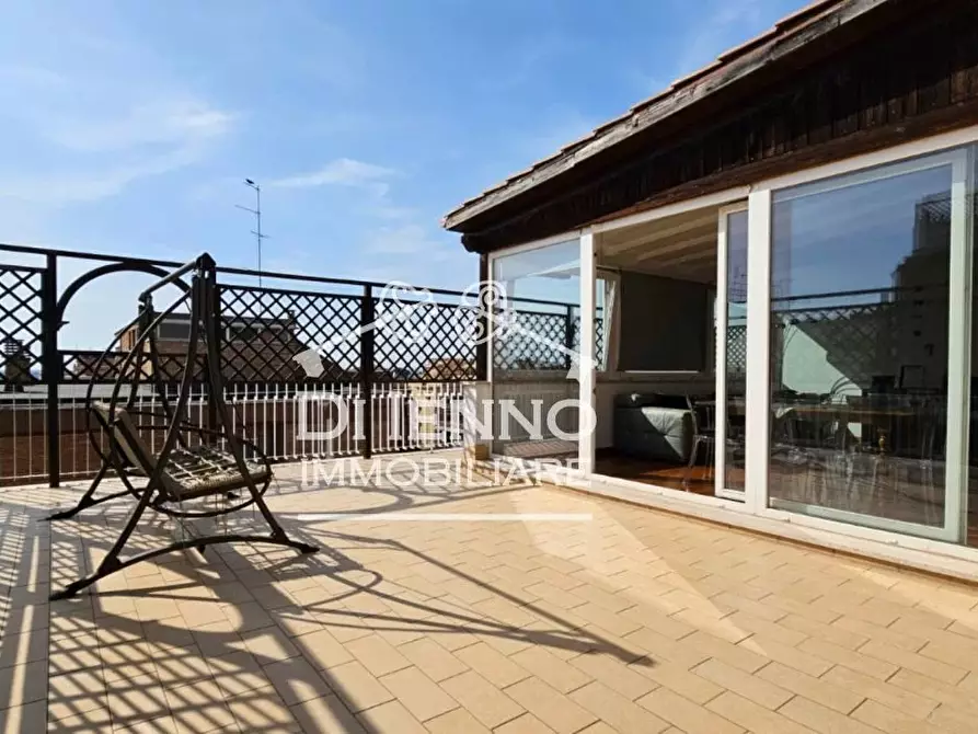 Immagine 5 di Casa trifamiliare in vendita  in Via Teresa Gnoli a Roma