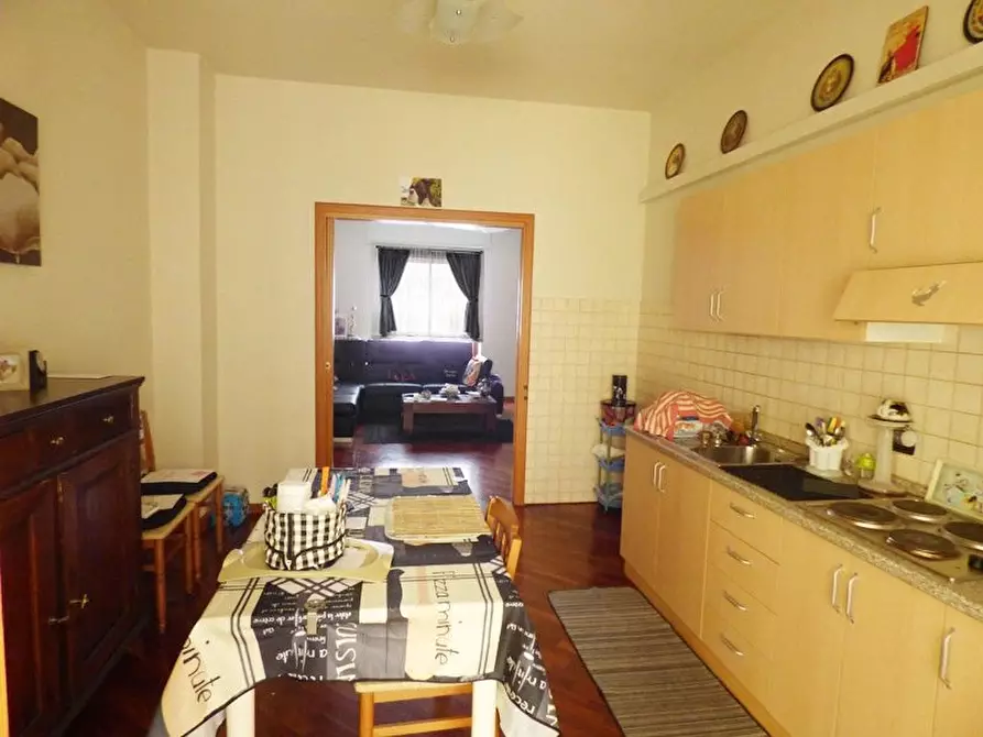 Immagine 3 di Casa trifamiliare in vendita  a Dogliani