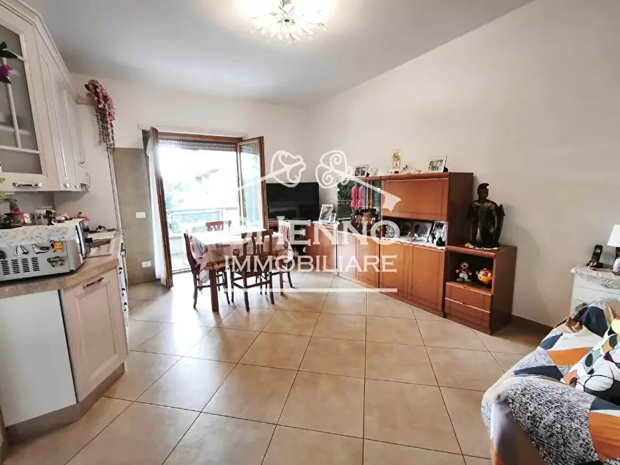 Immagine 14 di Casa trifamiliare in vendita  in Largo Ines Bedeschi a Roma