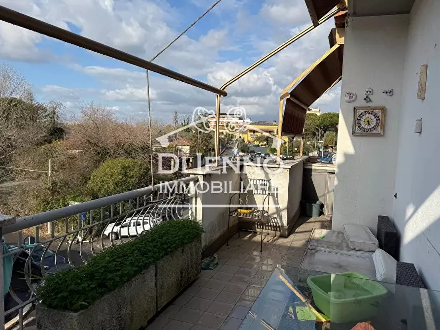 Immagine 11 di Casa trifamiliare in vendita  a Roma