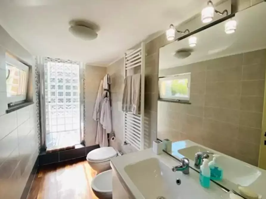 Immagine 31 di Casa trifamiliare in affitto  a Roma