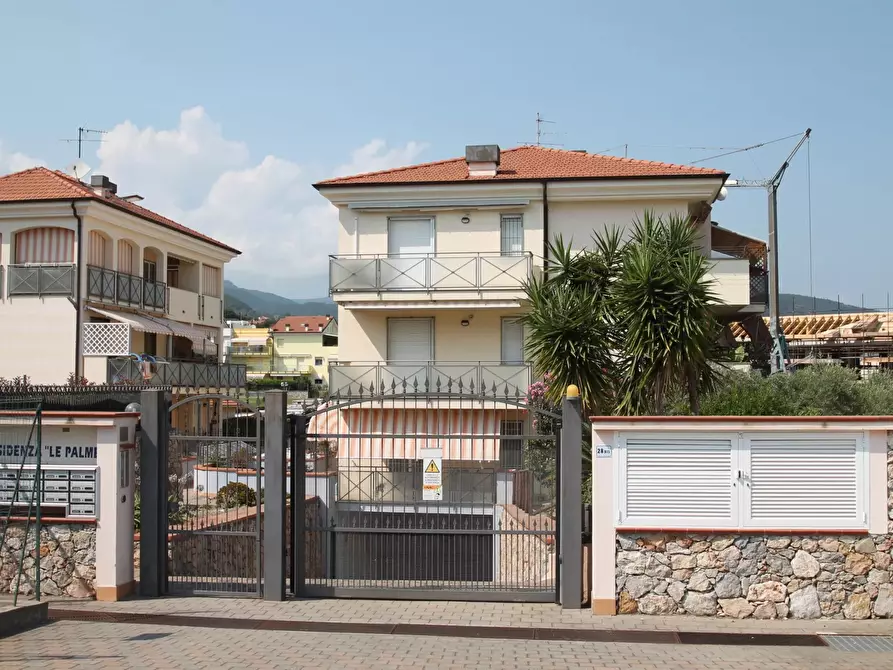 Immagine 1 di Casa trifamiliare in vendita  in Via Pineland 28. a Borghetto Santo Spirito