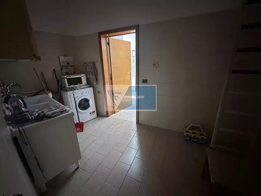 Immagine 14 di Casa trifamiliare in vendita  in Via Venti Settembre a Noto