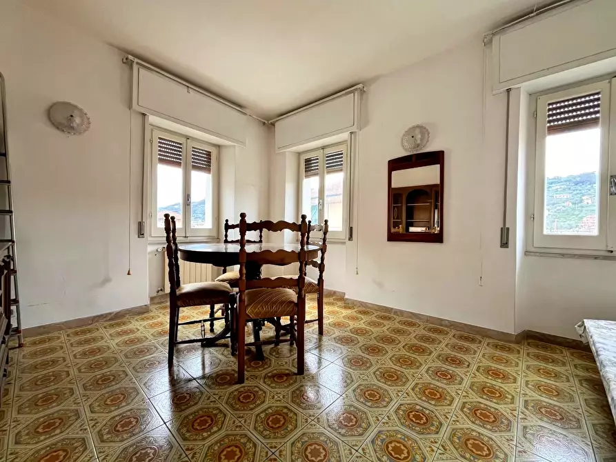 Immagine 1 di Casa trifamiliare in vendita  in Via Brigata Berto San Salvatore a Avegno