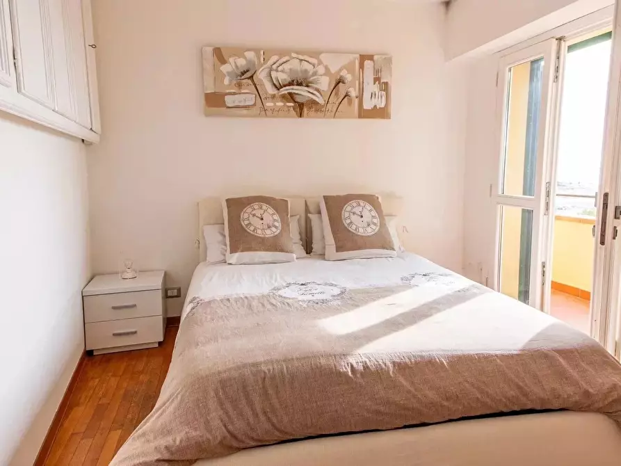 Immagine 7 di Casa trifamiliare in affitto  a Ventimiglia