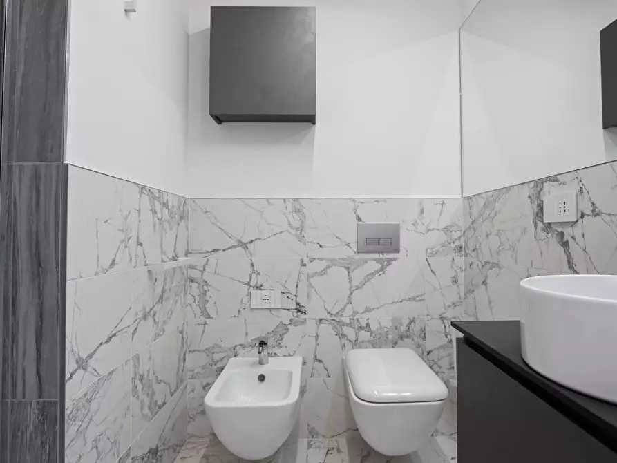 Immagine 32 di Casa trifamiliare in affitto  in via Stresa, 22. a Milano