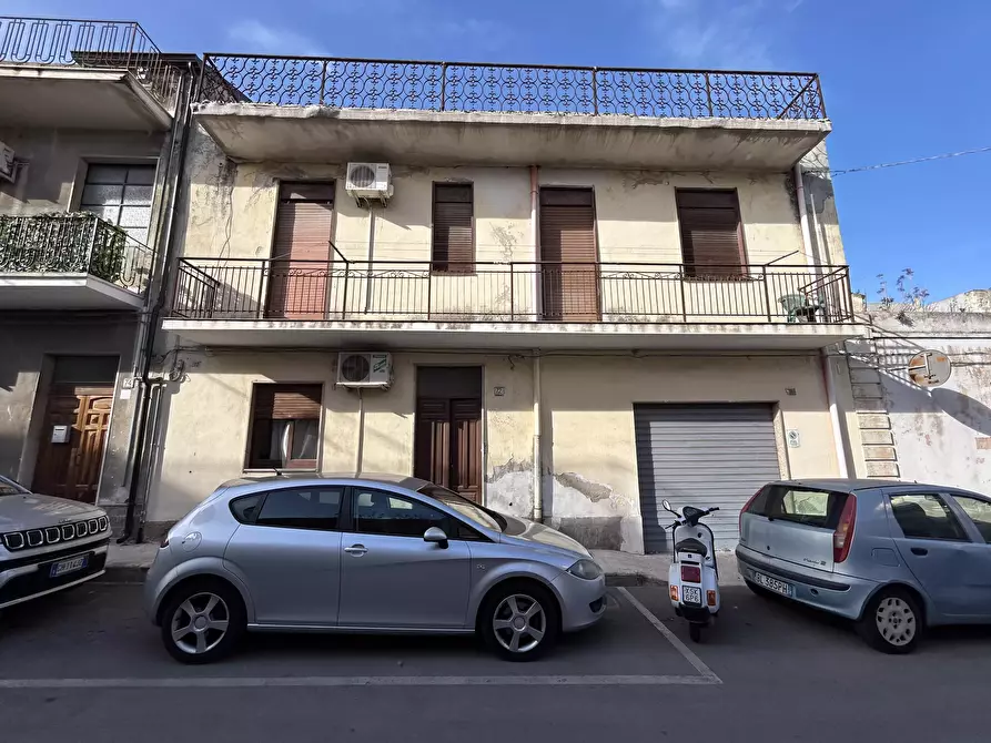 Immagine 1 di Casa trifamiliare in vendita  in via grimaldi a Buccheri