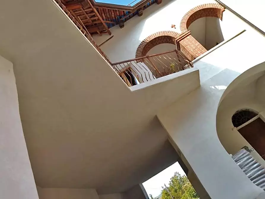 Immagine 10 di Casa trifamiliare in vendita  a Dogliani