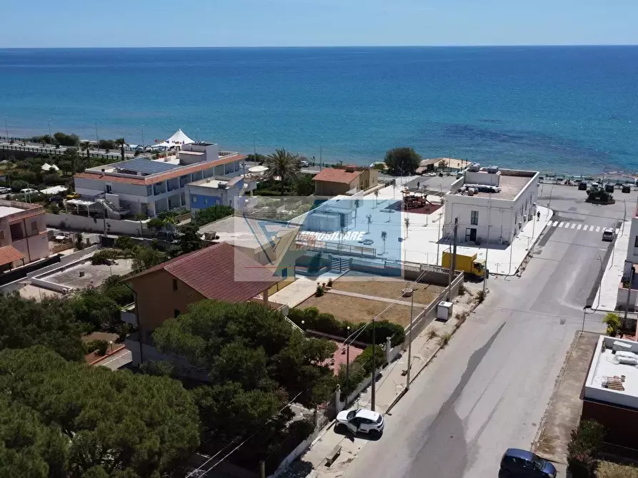 Immagine 41 di Terreno edificabile in vendita  in Via C. di Martino a Noto