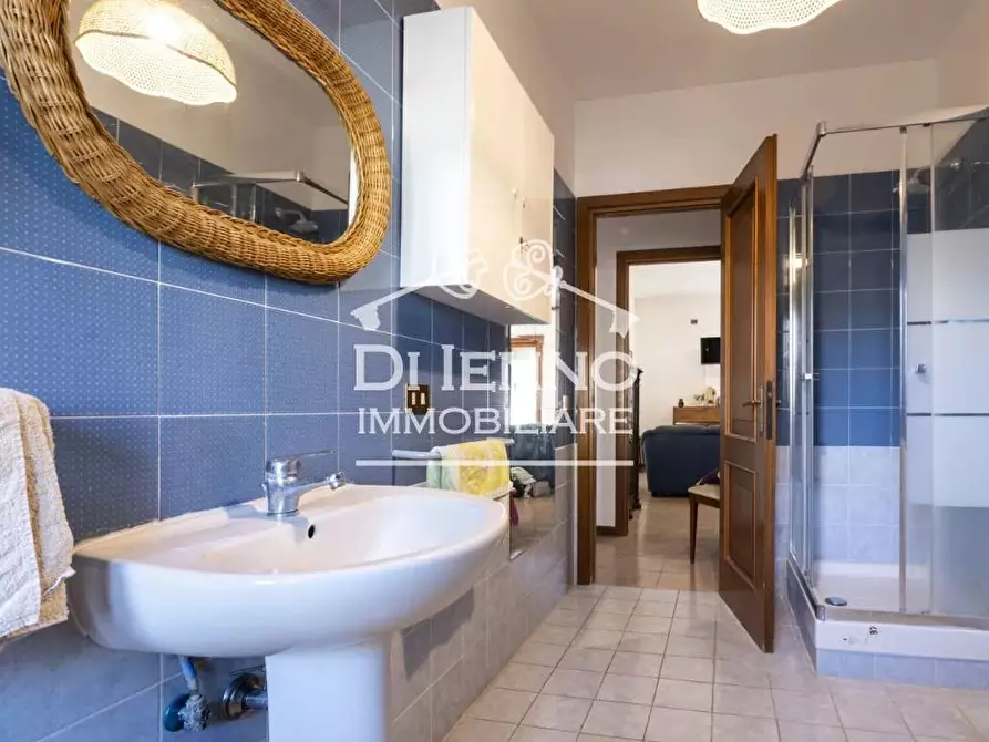 Immagine 30 di Casa trifamiliare in vendita  in Via Renato Mainardi a Roma