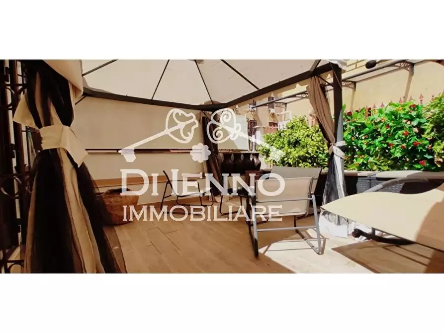 Immagine 6 di Casa trifamiliare in vendita  in Via Napoleone III a Roma