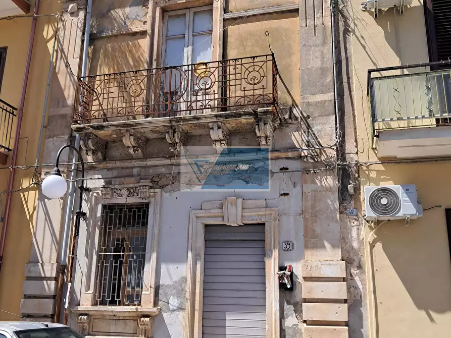 Immagine 1 di Casa trifamiliare in vendita  a Buccheri
