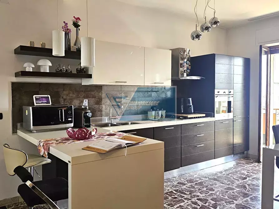 Immagine 3 di Casa trifamiliare in vendita  in Viale Teracati, 110 a Siracusa