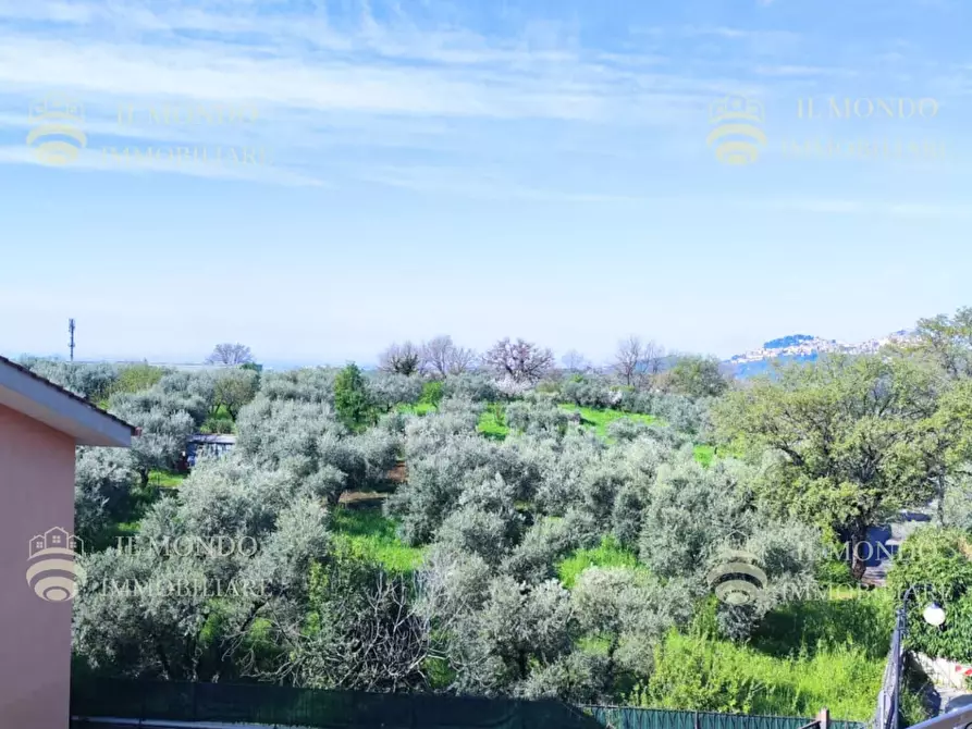 Immagine 17 di Casa trifamiliare in vendita  a Casape