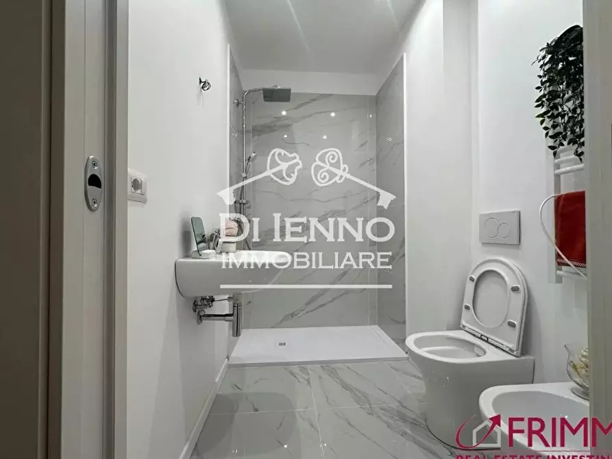 Immagine 9 di Casa trifamiliare in vendita  in Via Teodoro Monticelli a Roma