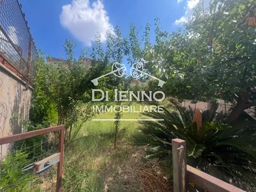 Immagine 13 di Casa trifamiliare in vendita  in Via Terranuova Bracciolini a Roma