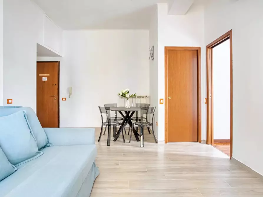 Immagine 4 di Casa trifamiliare in affitto  in ALZAIA NAVIGLIO PAVESE, 10. a Milano