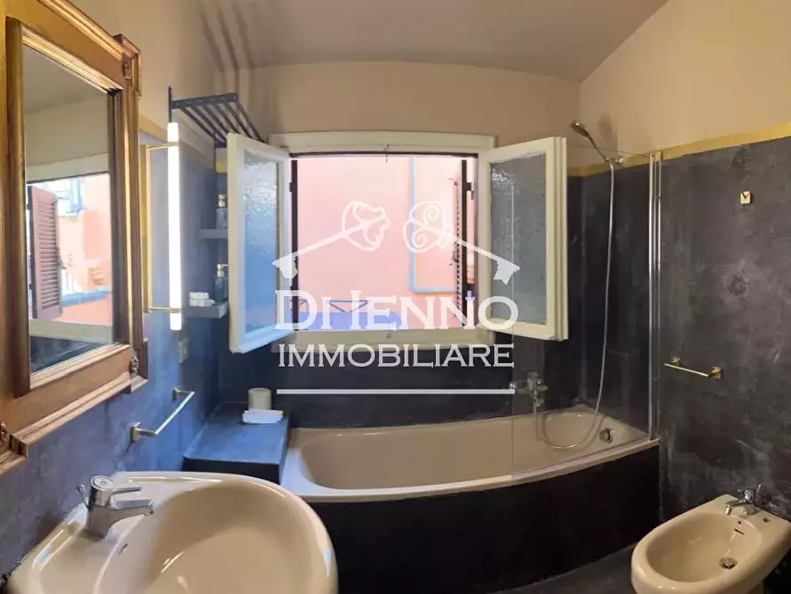 Immagine 24 di Casa trifamiliare in affitto  in Via della Polveriera a Roma