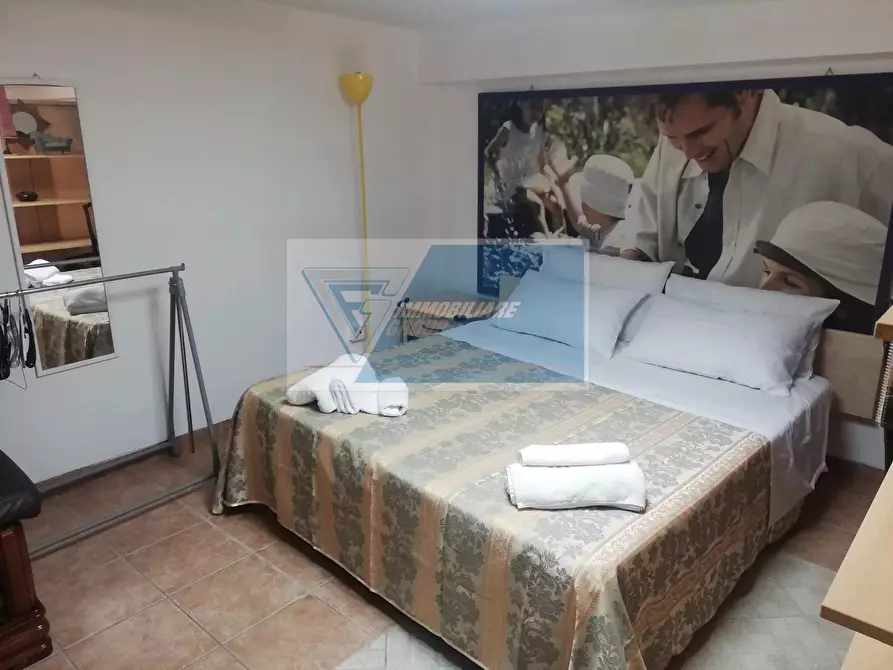 Immagine 8 di Casa trifamiliare in affitto  in Via Verona a Buccheri