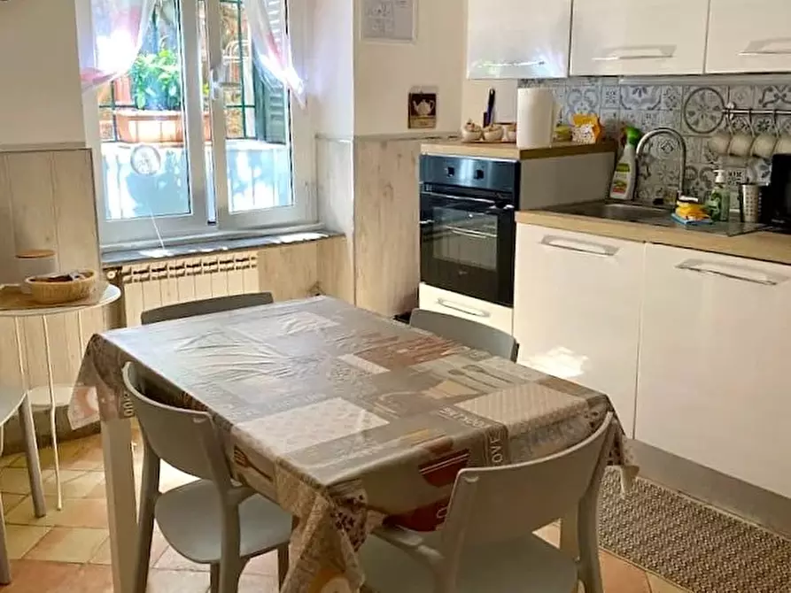 Immagine 10 di Casa trifamiliare in vendita  in Piazza Antonio Mancini, 4 a Roma
