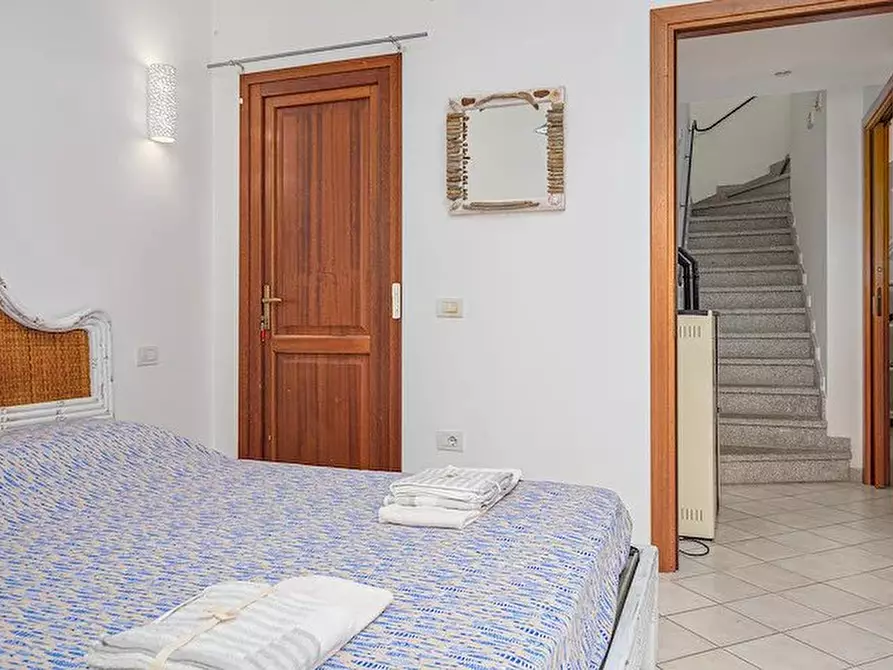 Immagine 9 di Casa trifamiliare in vendita  in via Grazia Deledda, 19. a Aggius