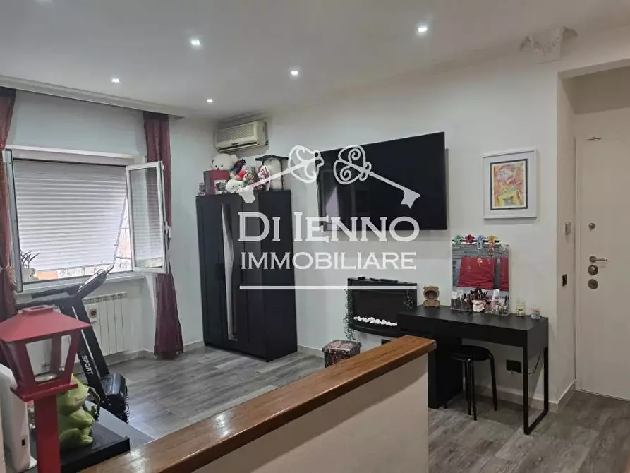 Immagine 1 di Casa trifamiliare in vendita  in Via Visconte Maggiolo a Roma