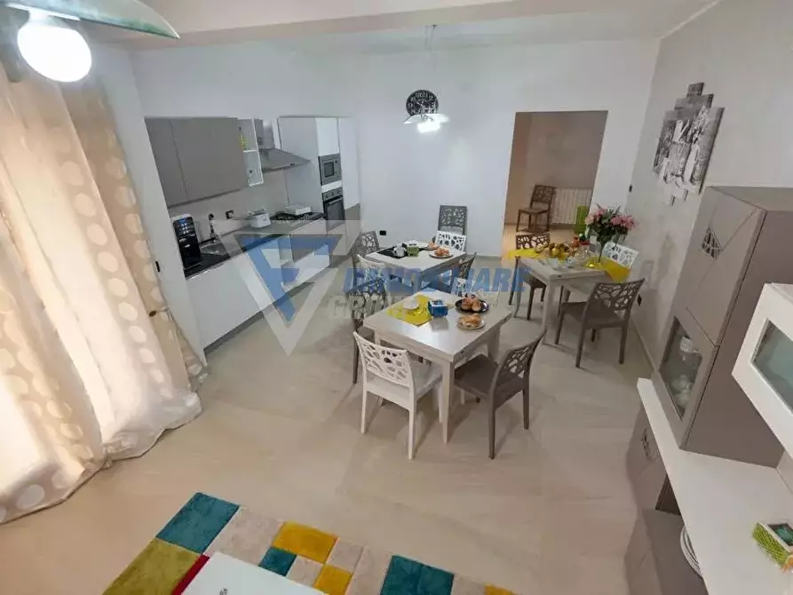 Immagine 3 di Casa trifamiliare in vendita  in Viale Epipoli a Siracusa