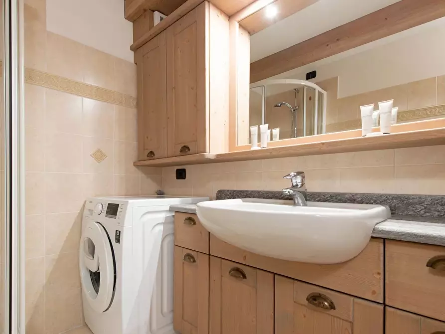 Immagine 15 di Casa trifamiliare in vendita  in Via Roma, 39 a Bormio