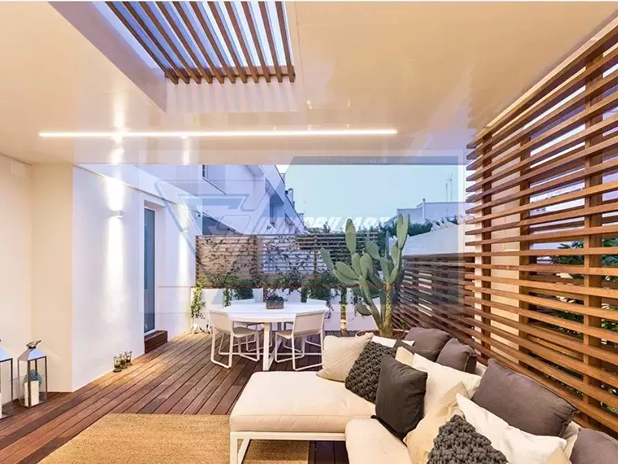 Immagine 5 di Casa trifamiliare in vendita  in Viale Tica a Siracusa