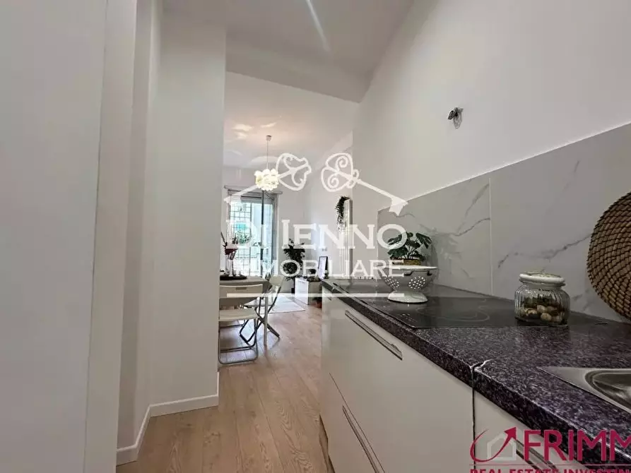 Immagine 1 di Casa trifamiliare in vendita  in Via Teodoro Monticelli a Roma