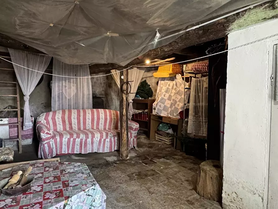 Immagine 6 di Casa trifamiliare in vendita  in Via Giosuè Carducci, 4 a Bianchi