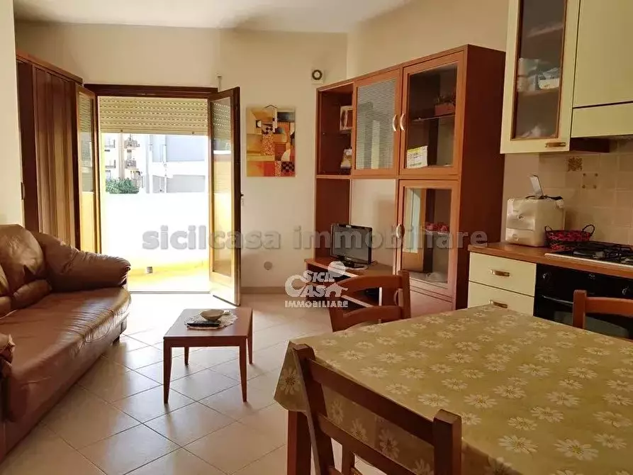 Immagine 2 di Casa trifamiliare in vendita  a Marsala