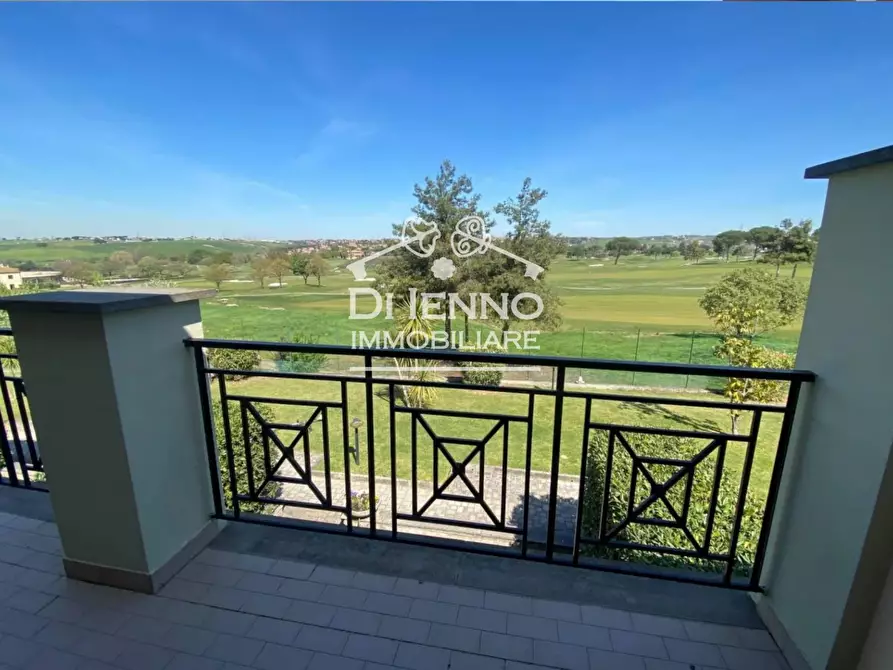 Immagine 11 di Casa trifamiliare in vendita  in Via di Marco Simone, 80 a Guidonia Montecelio