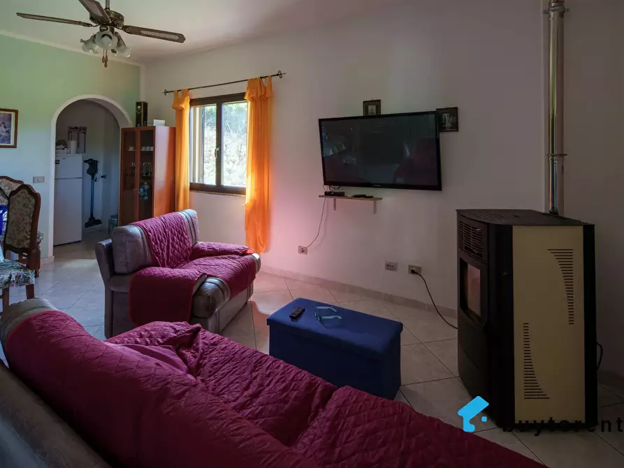 Immagine 6 di Casa trifamiliare in vendita  in Strada Comunale Magomadas - Turas a Birori