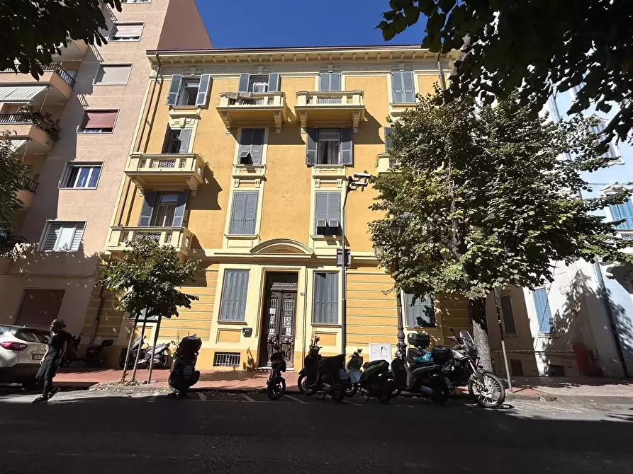 Immagine 4 di Casa trifamiliare in vendita  a Ventimiglia