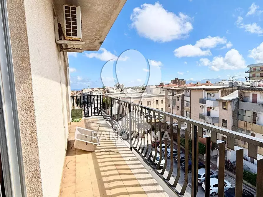 Immagine 4 di Casa trifamiliare in vendita  in Via Gaetano Martino a Alcamo