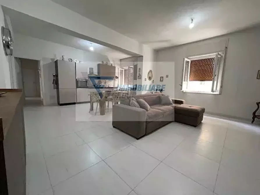 Immagine 2 di Casa trifamiliare in vendita  in Viale Zecchino a Siracusa