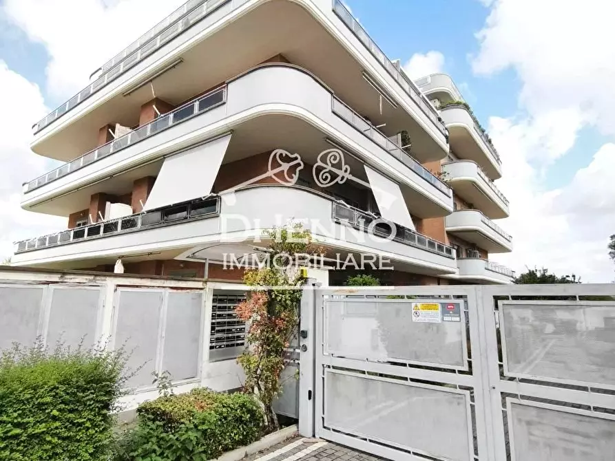 Immagine 22 di Casa trifamiliare in vendita  in Largo Ines Bedeschi a Roma