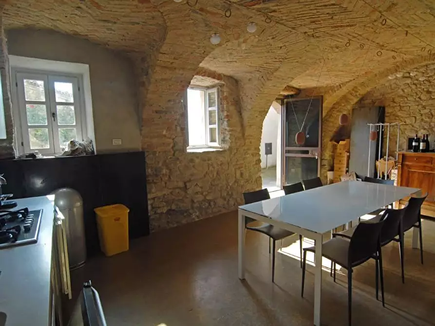 Immagine 13 di Casa trifamiliare in vendita  a Monforte D'alba