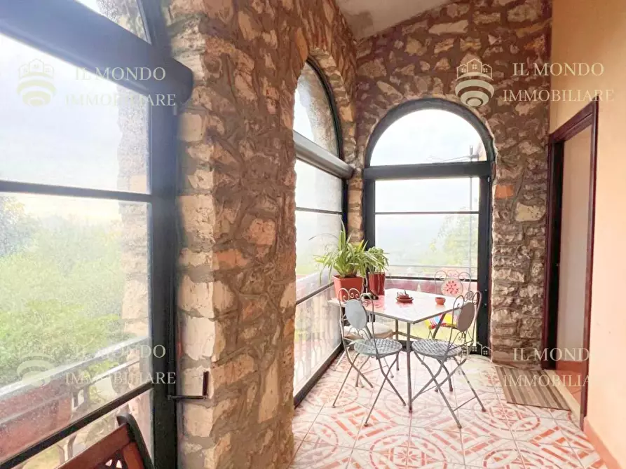 Immagine 3 di Casa trifamiliare in vendita  a Palombara Sabina